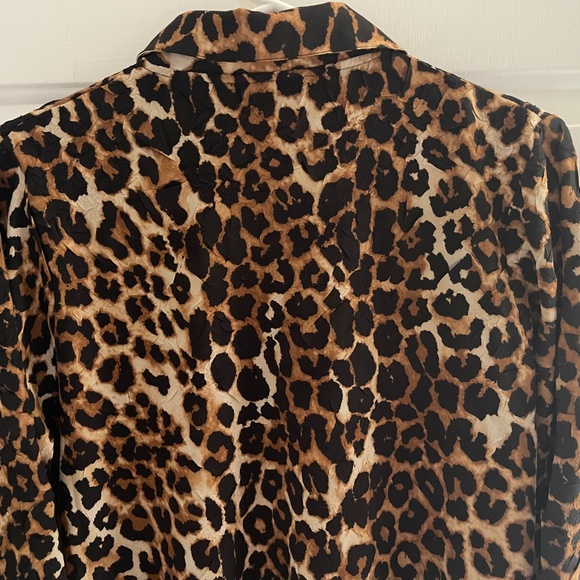 CHICO'S Leopard print blouse Chico’s size 1 - Picture 5 of 12